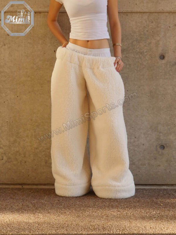 MimiSports USA custom sherpa hoodie featuring ultra-soft high-pile fleece and a modern Chicago oversized streetwear fit.